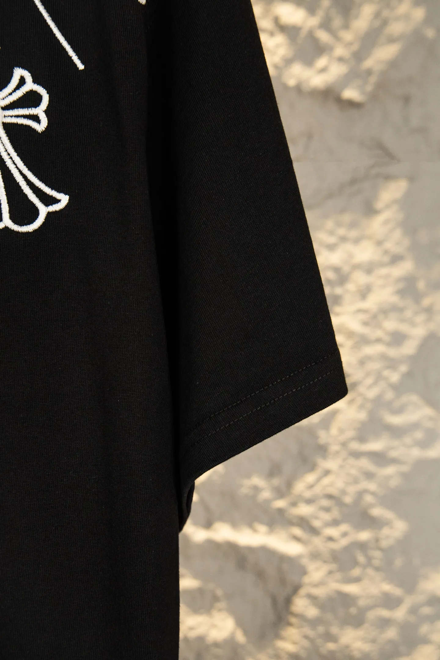 ：Y 105 Chrome hearts CH 26ss T ， Color Change！（Black White Light Blue） ！ ， ， ， ， 。 Breathable， ， Same Style 。 ， ， 、 、 。 Authentic ， ， ， Versatile ， 、 Retro ！ ：Black White Size：S—XL
